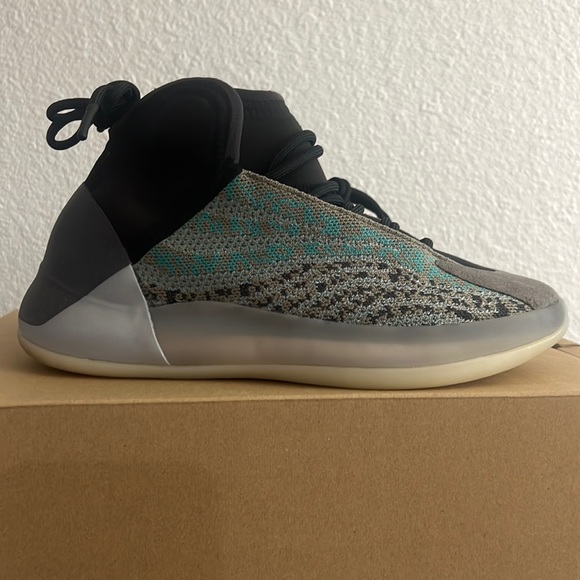 Yeezy QNTM - Picture 1 of 6